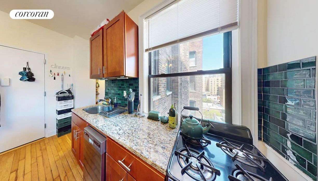 Foto principal - 324 W 84th St