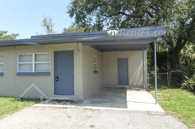 Building Photo - 4 Bed 1 Bath with Carport - Completely Rem...