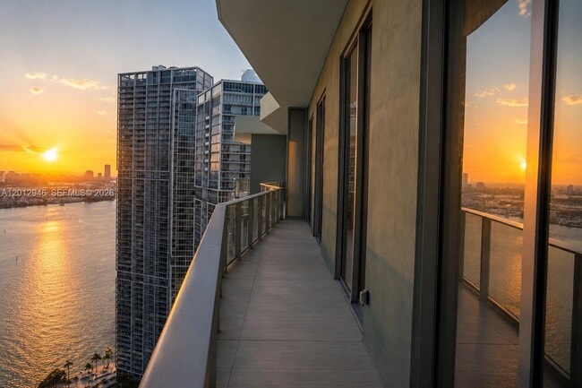 Foto del edificio - 77 SE 5th St