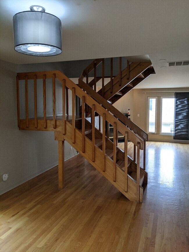 Foto del edificio - 825 W Erie St