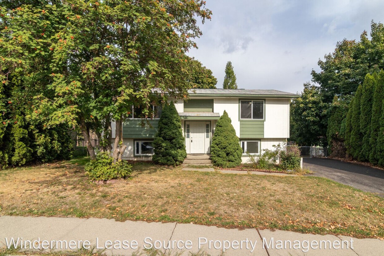 Primary Photo - 5 br, 2 bath House - 119 Holladay Dr