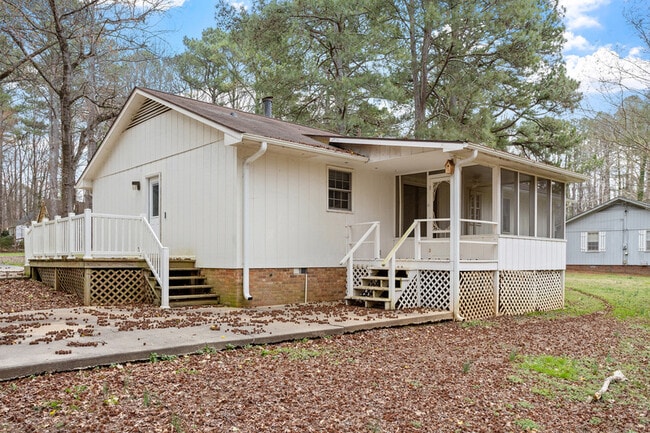 Building Photo - 207 S Hillcrest Dr