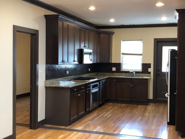 Foto del edificio - 4042 N Elston Ave
