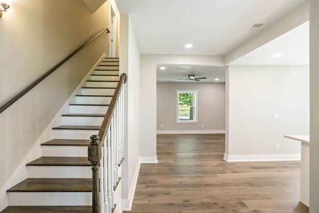 Building Photo - 2465 TN-52