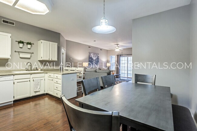 Foto del edificio - 421 Belmont Pl