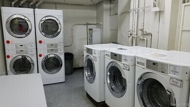 Building Photo - 2640 Marion Ave