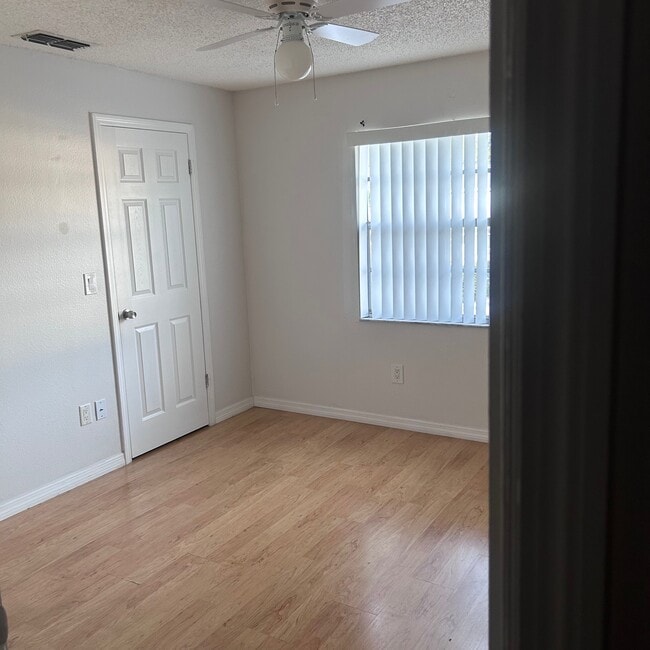 Building Photo - 14106 Village View Dr