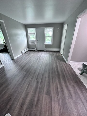 Sala de estar, acceso al balcón - 44 Leonard Ave