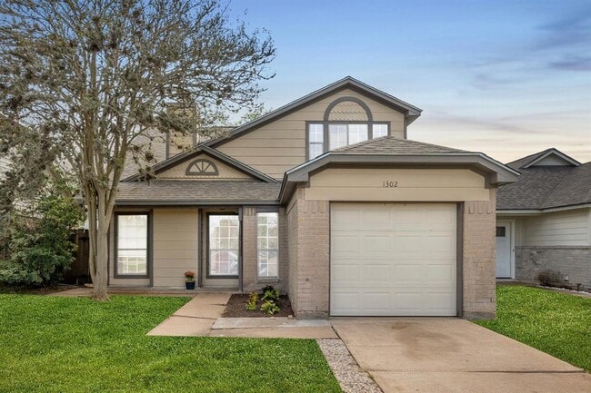 Building Photo - 1302 Chelsea Ln