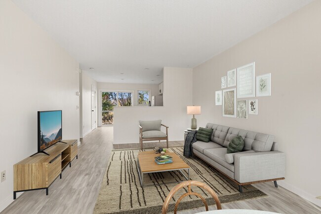 Foto del edificio - 4811 Education Dr N