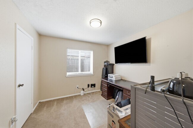 Foto del edificio - 411 Forest Hills Dr