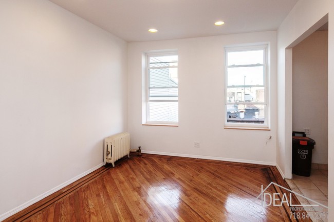 Building Photo - Spotless 1.5 Bedroom in Park Slope