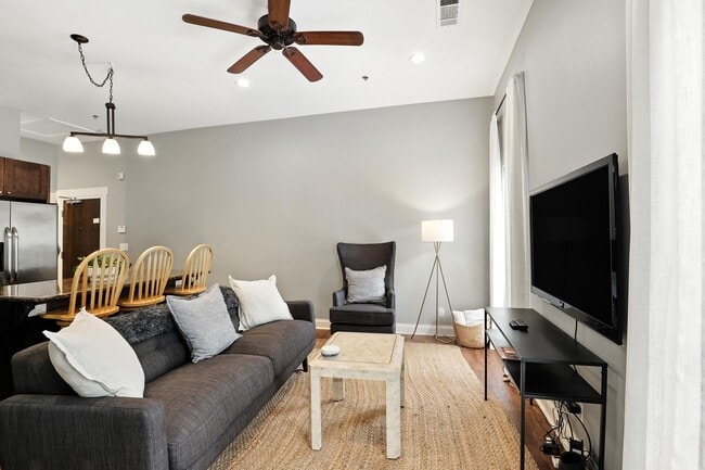 Photo - North Thomas 472-492 Apartment