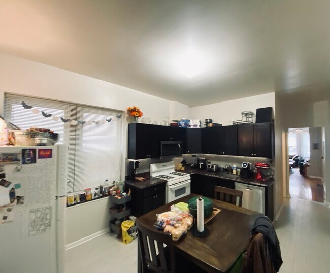 Foto del edificio - 2645 W Haddon Ave