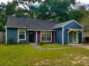 Building Photo - 19 Quail Forest Dr