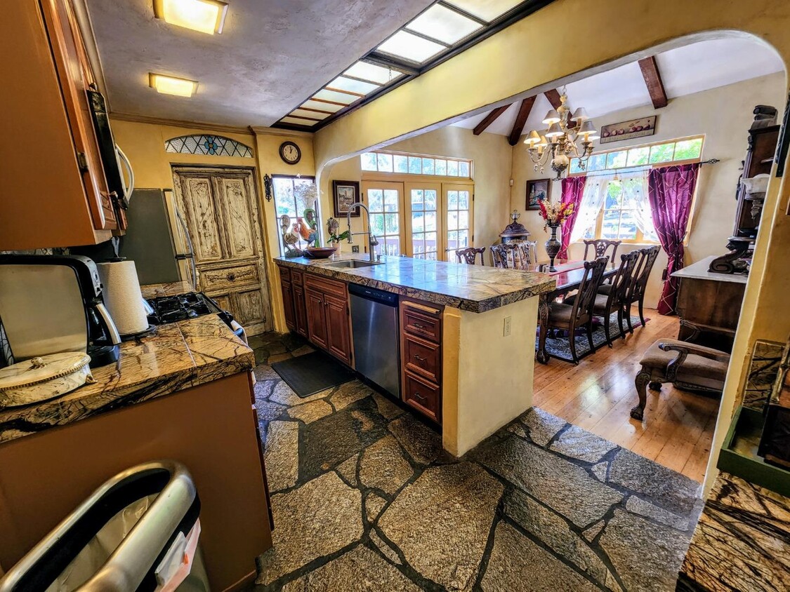 Primary Photo - 29152 CA-1