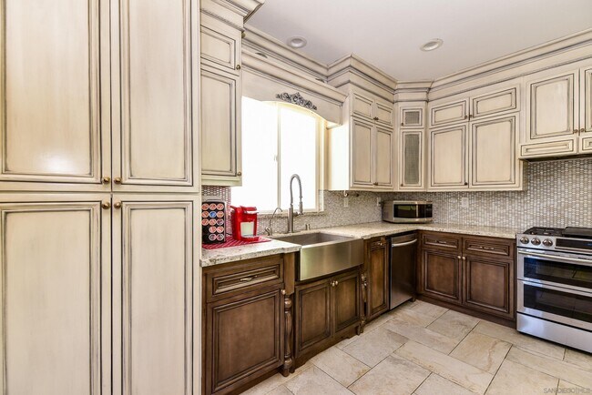 Foto del edificio - 6207 Vista Santa Clara