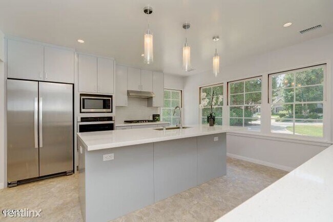 Foto del edificio - 4 br, 2 bath House - 4644 Vineta Ave