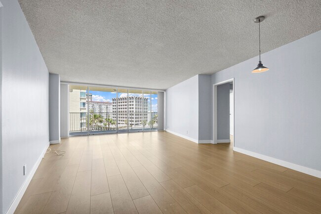 Foto del edificio - 700 E Ocean Blvd