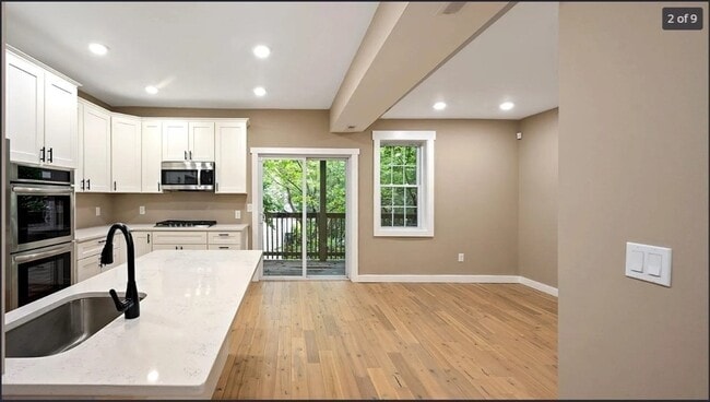 Building Photo - 5 Monmouth St