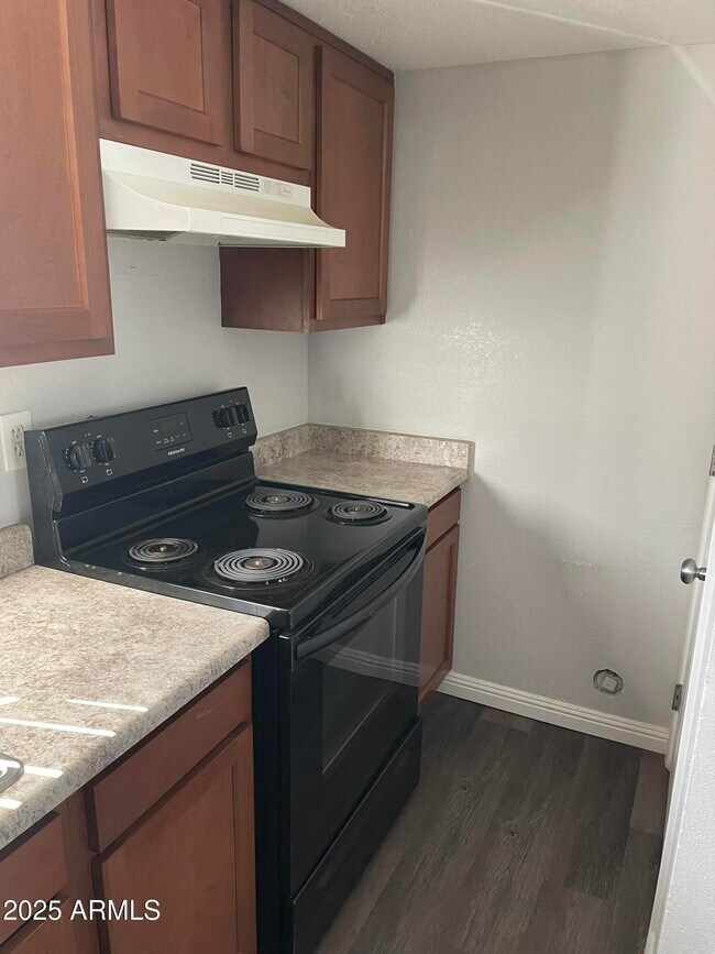 Foto del edificio - 2301 N 28th St