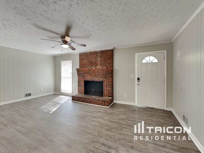 Building Photo - 4082 Wrexham Dr SW