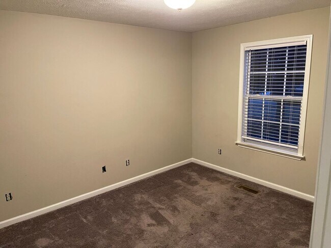 Building Photo - 1604 Baucom Dr