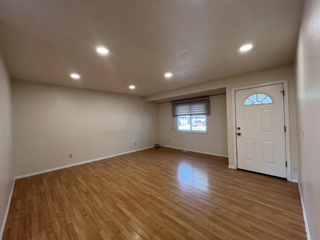 Building Photo - 13071 Irving Ct
