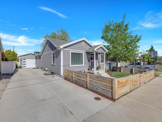 Building Photo - 8940 S 280 E
