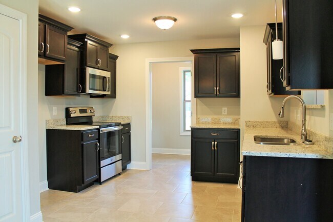 Foto del edificio - 264 Azalea Dr