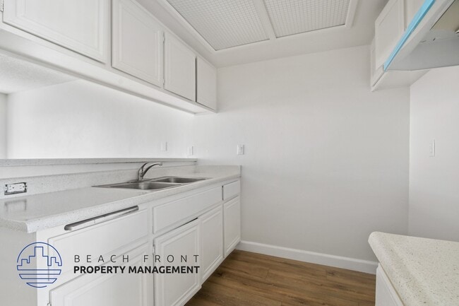 Building Photo - 1555-1557 Carson St.