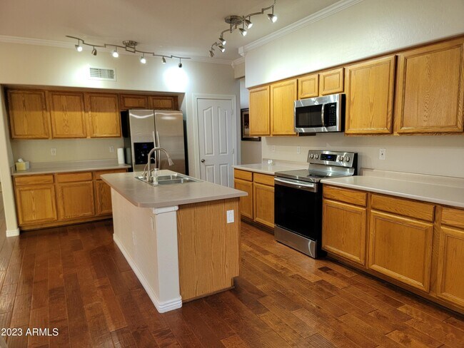 Building Photo - 3942 S Waterfront Dr