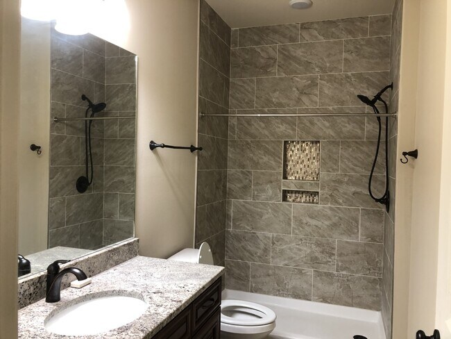 Building Photo - 25 Jackson St