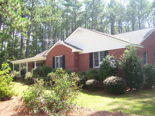 Building Photo - 2155 Farm Life School Rd
