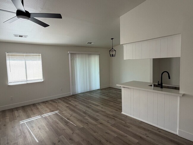 Foto del edificio - 2337 N 10th Ave