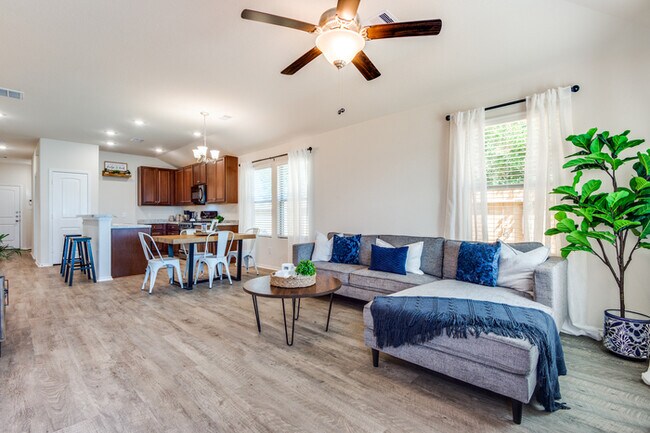 Building Photo - 14416 Conifer Dr. Conroe, TX 77302