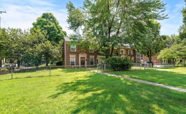 Foto del edificio - 402 W Hill St