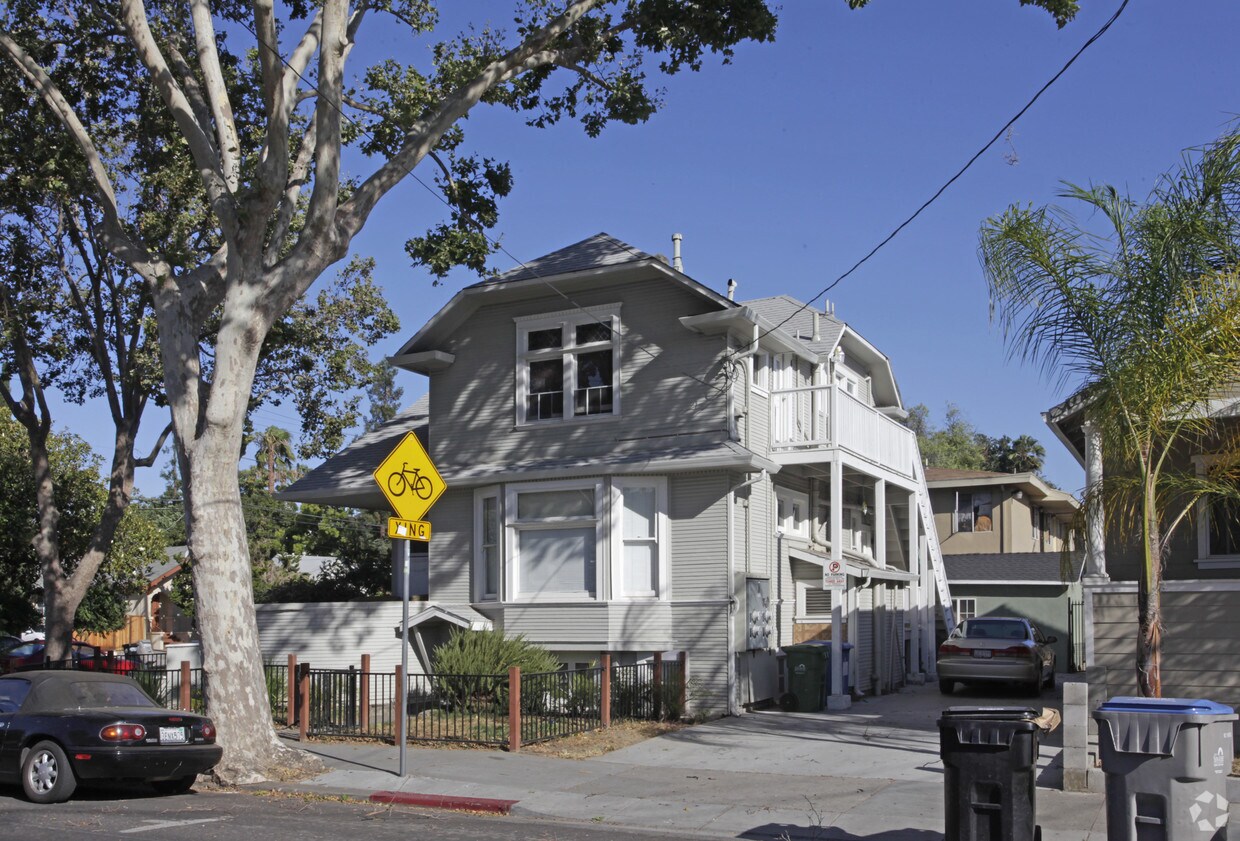 Primary Photo - 498 S 7th St