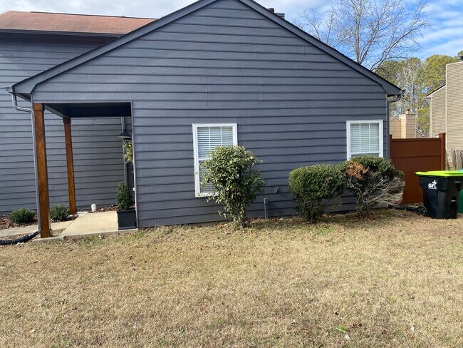 Foto del edificio - 2200 Parkside Dr