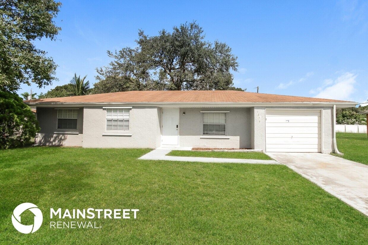 Foto principal - 1376 23rd Pl SW