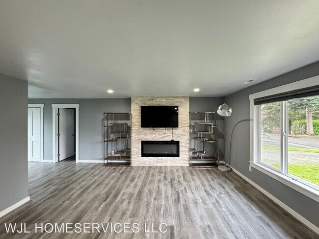 Foto del edificio - 4 br, 2 bath House - 23601 53rd Ave W