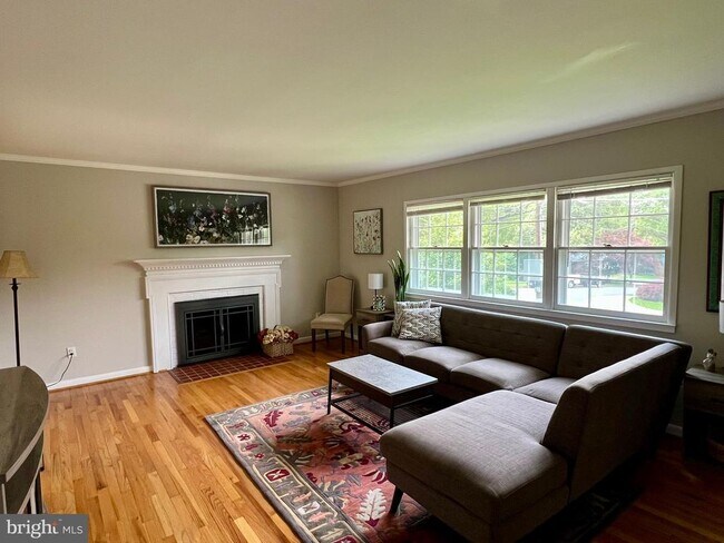 Foto del edificio - 4213 Nutwood Way
