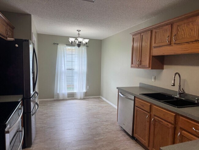 Foto del edificio - 4 BED / 2 BATH CENTRALLY LOCATED IN FORT WALTON BEACH