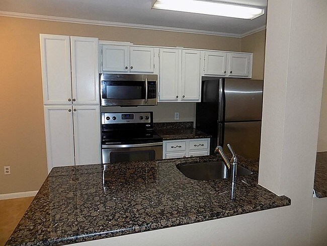 Building Photo - 3770 Lovers Wood Ln