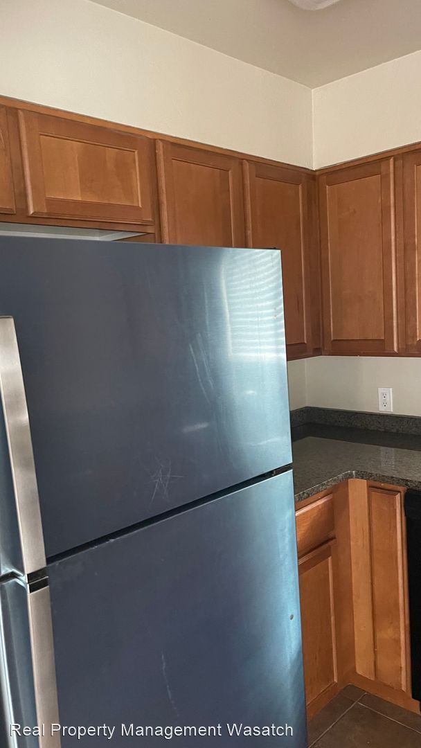Building Photo - 2 br, 1 bath House - 846 e Cedar Pine #31