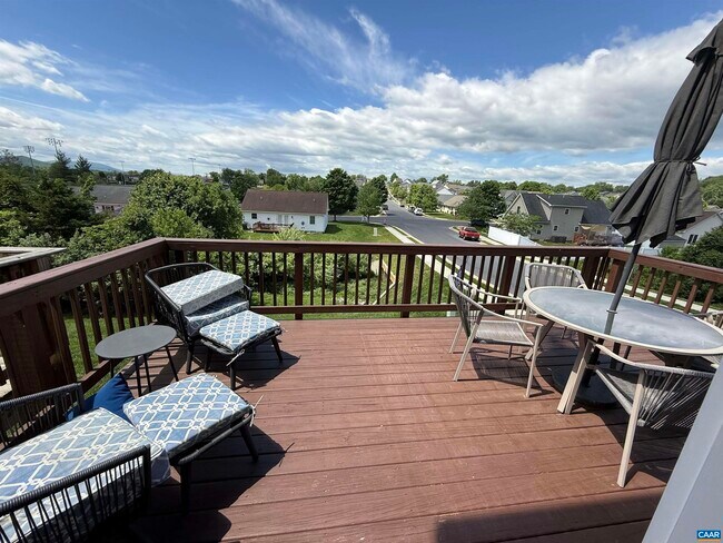 Building Photo - 369 Willowshire Ct