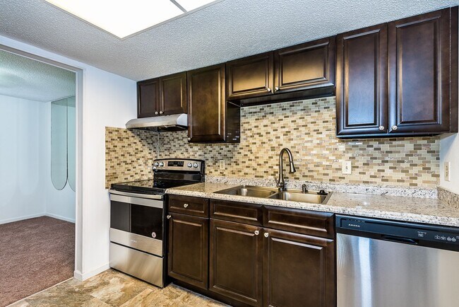 Foto del edificio - IDEAL CENTRAL LOCATION IN PORT CHARLOTTE