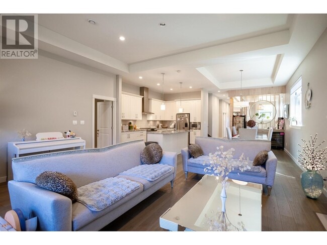 Photo du bâtiment - 1617 Pine Springs Ln