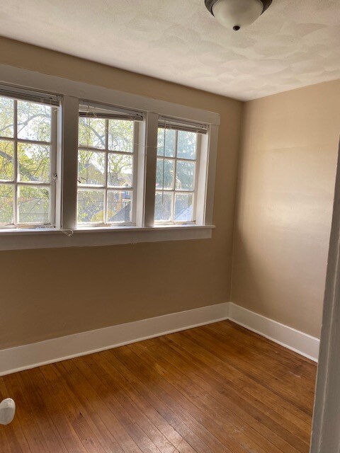 Building Photo - 1108 E Virginia Ave