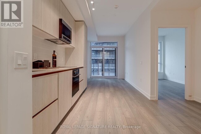 Photo du bâtiment - 110 Broadway Ave